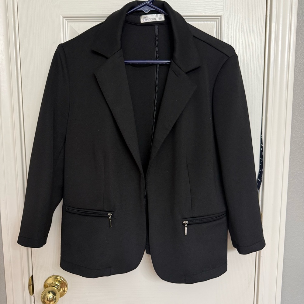 89th & Madison Classic Black Blazer with Zipper Pockets